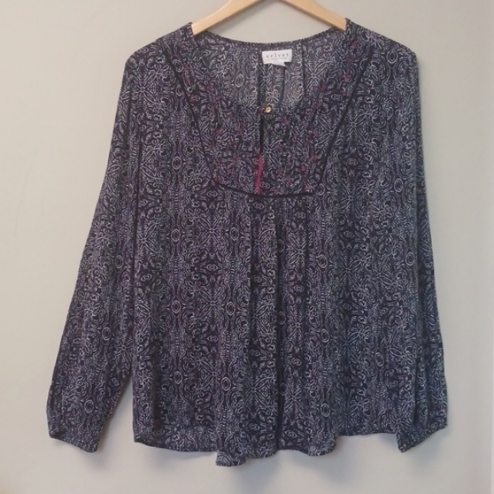 Velvet by Graham & Spencer Blue and White Boho Peasant Top Size M